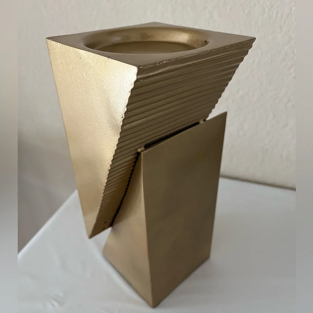 Z. Gallerie Pillar Gold - New